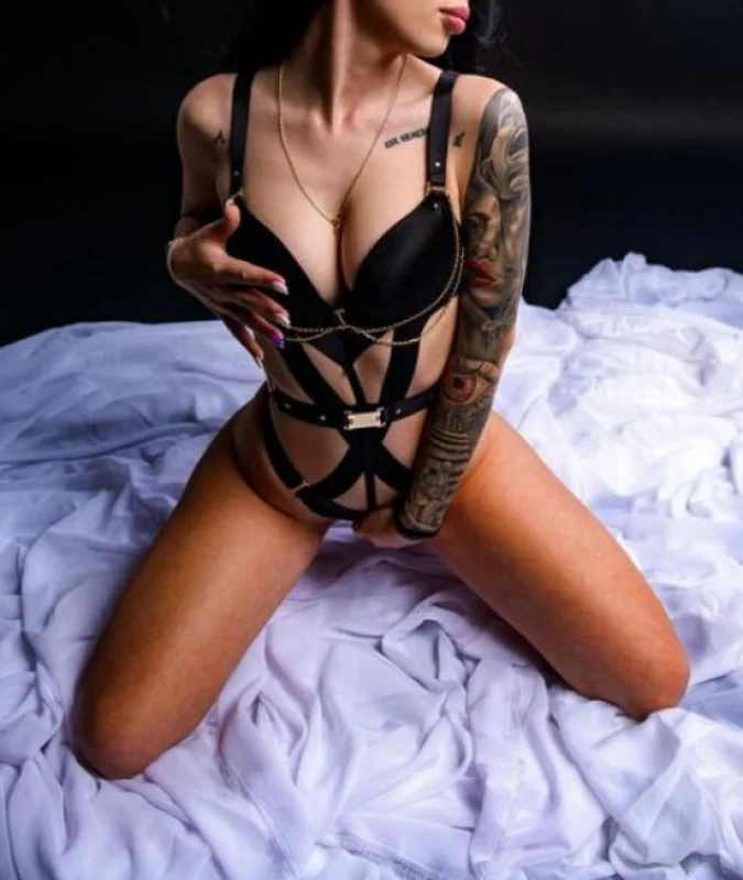 Megan - Photo 3